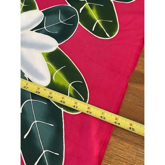 Tahiti Scarf Swimsuit Wrap 100% Rayon Hot Pink W/ White Flowers 44"‎ X 68" - Picture 11 of 13